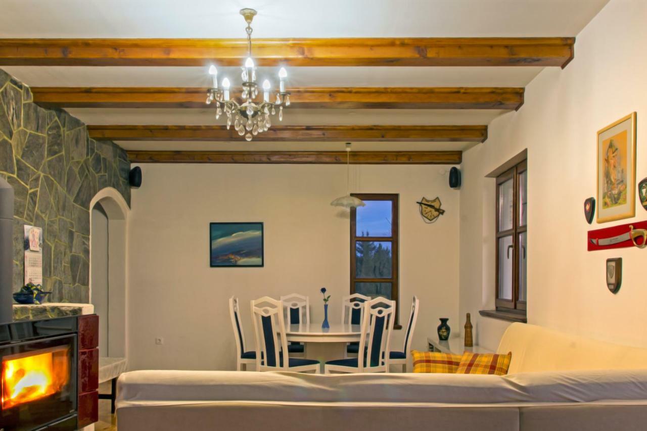 Vila Snjeguljica Goraci Luaran gambar